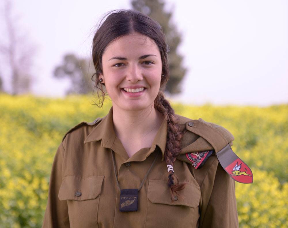 דבורה דאסה. לשימוש הכתבה בלבד חיילות עולות סיידי