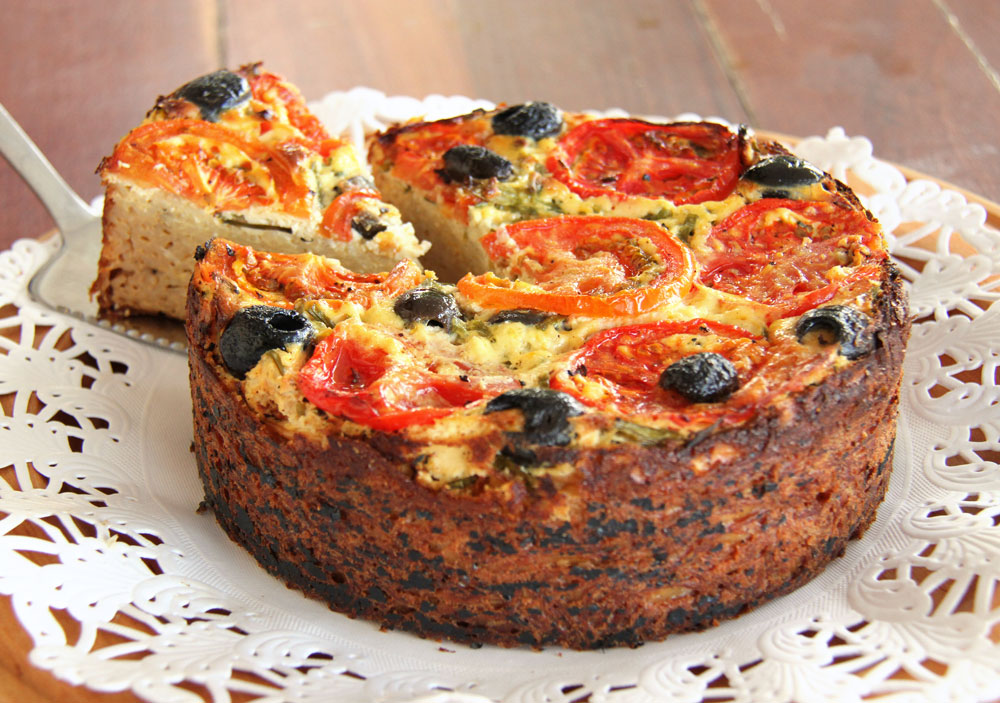 לשימוש בכתבה בלבד פשטידת אטריות עם שמנת עירית עגבניות זיתים פשטידות אטריות