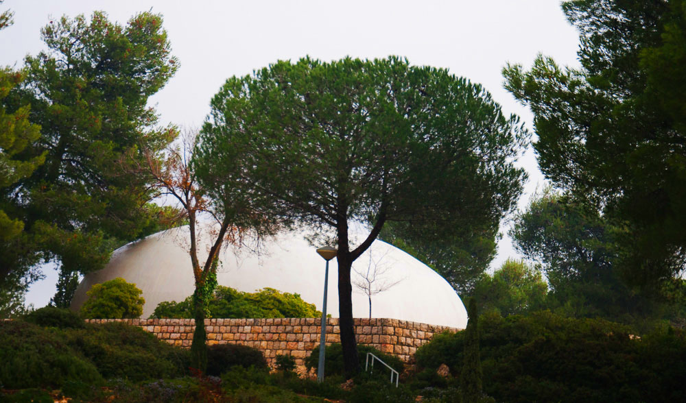 לשימוש הכתבה בלבד קמפוס גבעת רם האוניברסיטה העברית בית הכנסת של רזניק בחורף