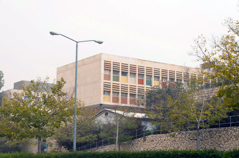 לשימוש הכתבה בלבד קמפוס גבעת רם האוניברסיטה העברית בניין שפרינצק בסופה 2010