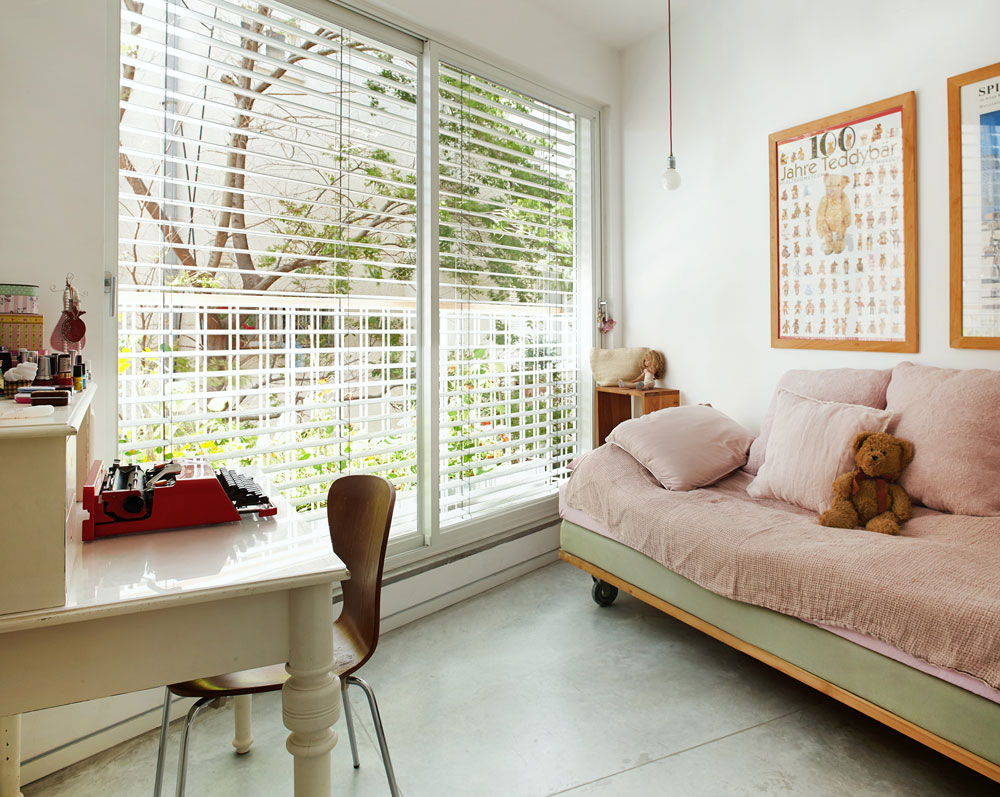 עינת איכהולץ-פורת דירה תל אביב בתים מבפנים 2014