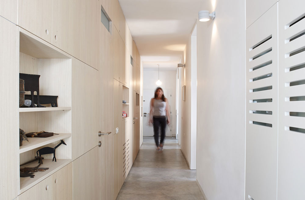 עינת איכהולץ-פורת דירה תל אביב בתים מבפנים 2014