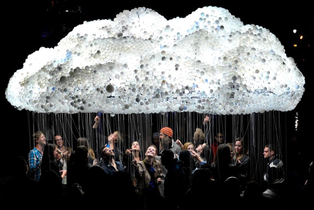 המיצב ''CLOUD'', מתוך פסטיבל האור הבינלאומי בירושלים. 17 אמנים בינלאומיים וגם סטודנטים מבצלאל לשימוש הכתבה בלבד תערוכות קיץ 2014 פסטיבל האור