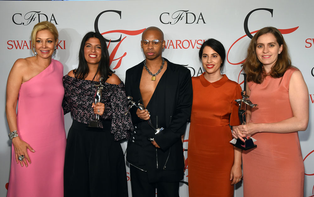 טקס פרסים CFDA פרסי אופנה 2015 נדיה סברובסקי רוזי אסולין שיין אוליבר פלוריאנה גבריאל רייצ'ל מנסור