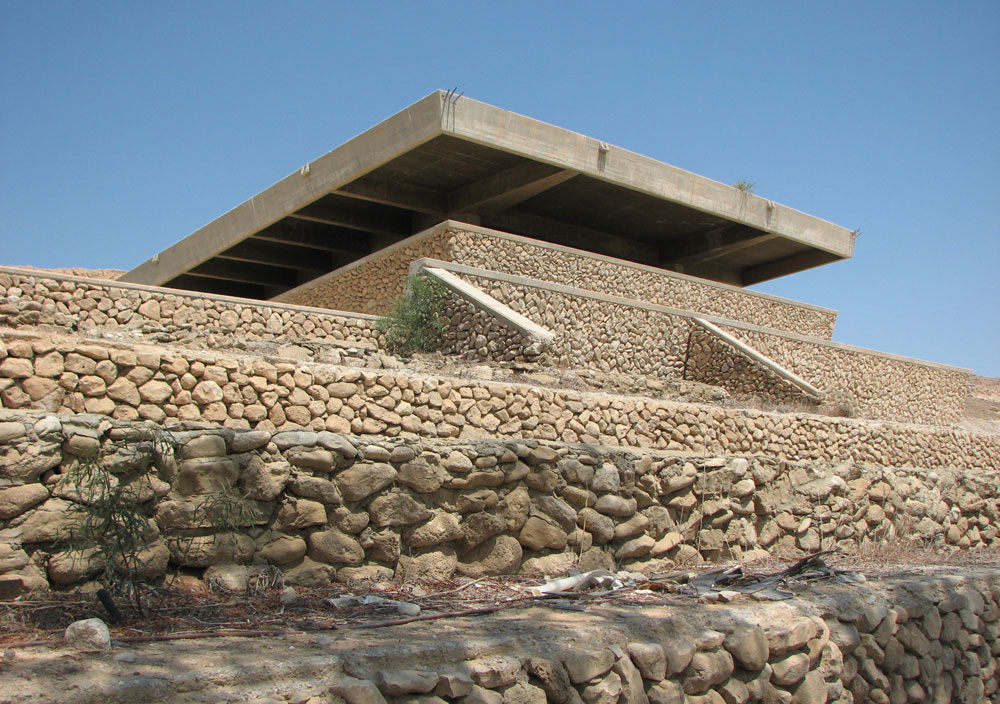 בית היוצר מבנים נטושים