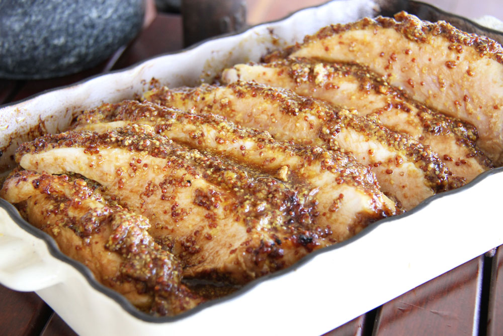 לשימוש בכתבה בלבד הודיה חזה הודו עם חרדל סיר לשבת הודו