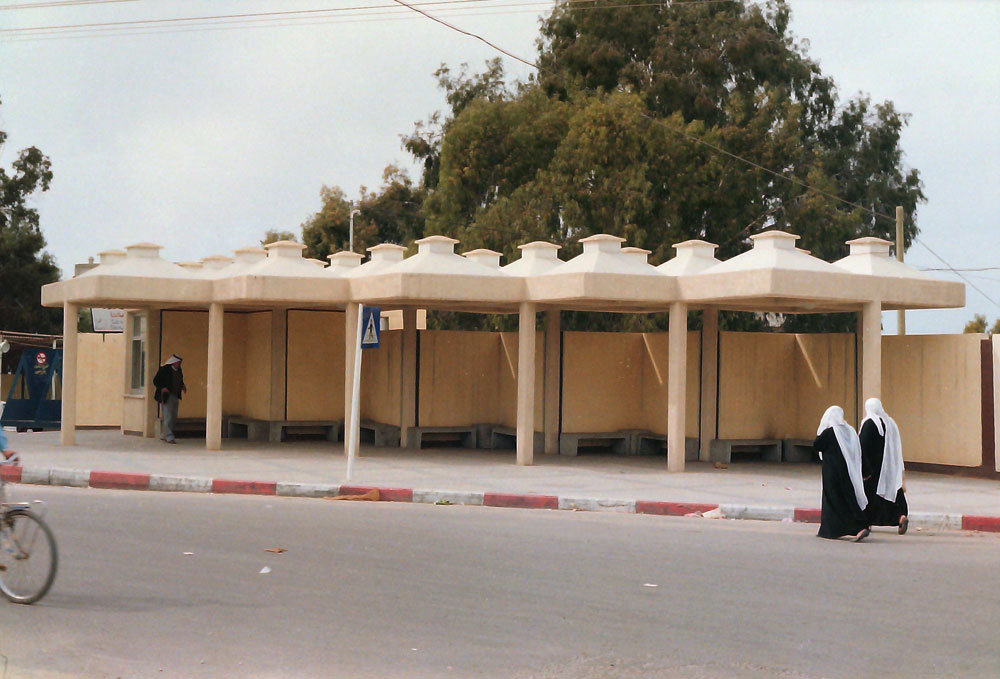 צילום משנות ה-80, בזמן השיפוצים של המבנה בית החולים שיפא גרשון צפור