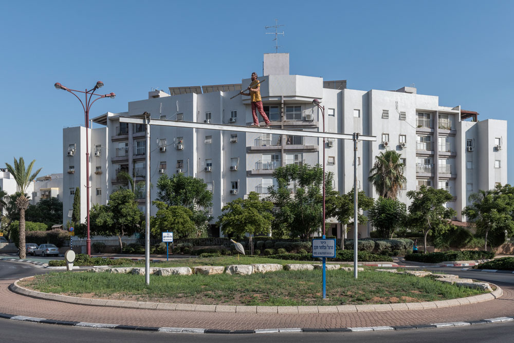 הגענו לכיכר הרצל ובלפור חקק, האחים כותבי המכתבים לעיתונים, שזכו להנצחה בולטת באור יהודה אור יהודה גינון כיכר הרצל ובלפור חקק יגאל אלון מנחם בגין