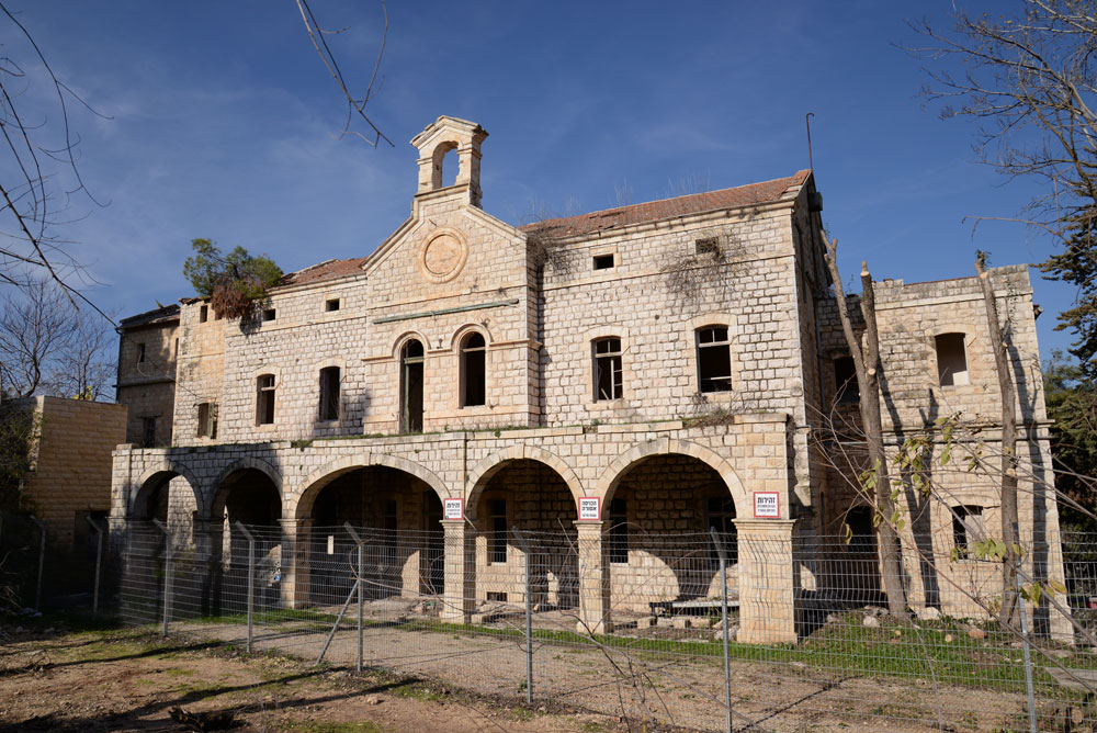 בימים אלה יוצא לדרך השלב הראשון בשימור המתחם של בית בוסל בצפת. זהו ''בית השער'', שנחנך ב-1909 כמיסיון נוצרי וידע גלגולים רבים בית בוסל המכללה צפת בית החולים האנגליקאני