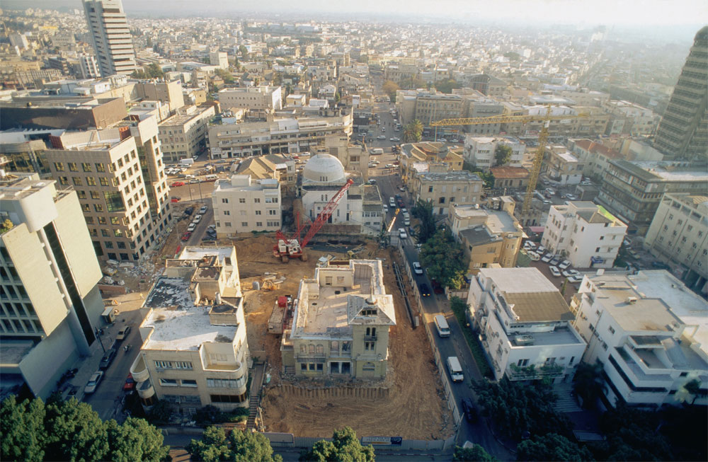 שימור ספר אמנון בר  שדרות רוטשילד פינת רחוב שד''ל בתל אביב 1995 