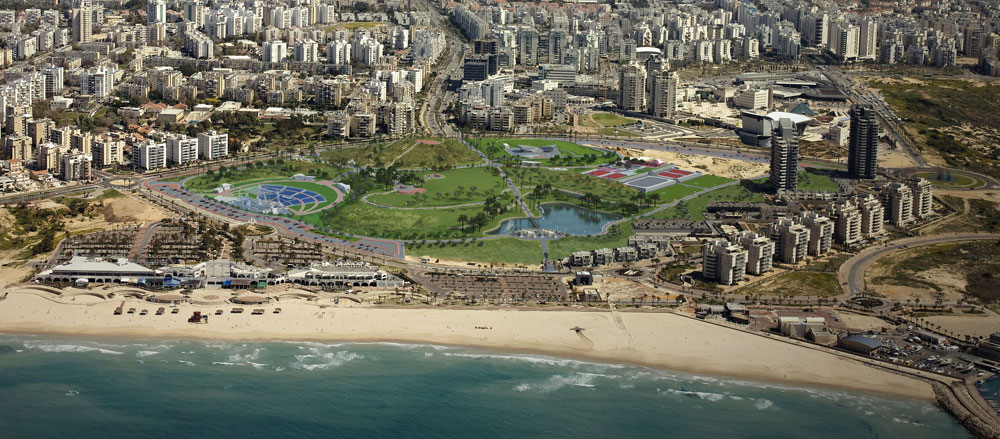 אחד הפרויקטים הגדולים ביותר: פארק אשדוד ים. בין השאר יהיה כאן אגם מלאכותי, פארק המתחשב בילדים עם צרכים מיוחדים, וכמובן חיבור לחוף פארק אשדוד ים ראש השנה 2012