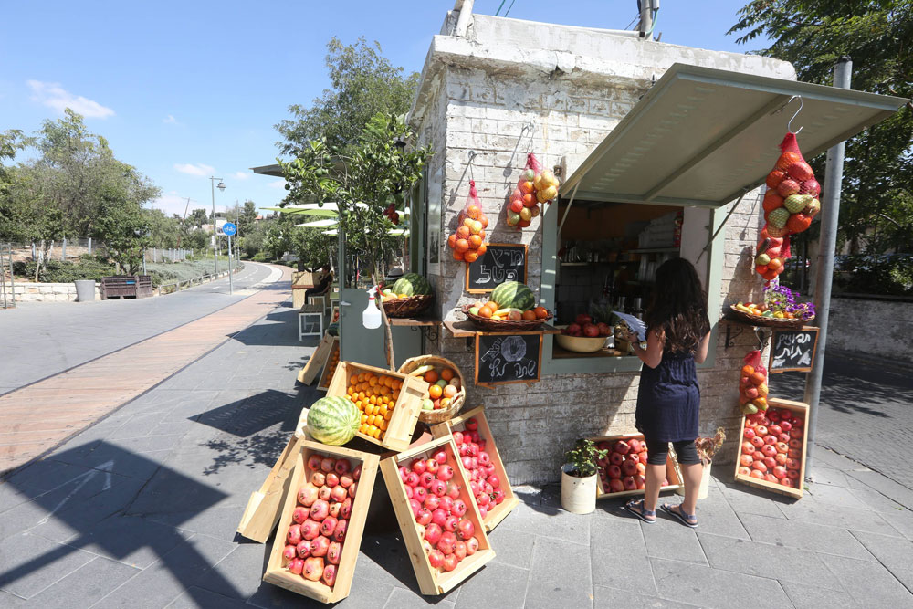 מבנים ירוקים ירושלים דוכן מיץ טבעי רחוב דרך בית לחם