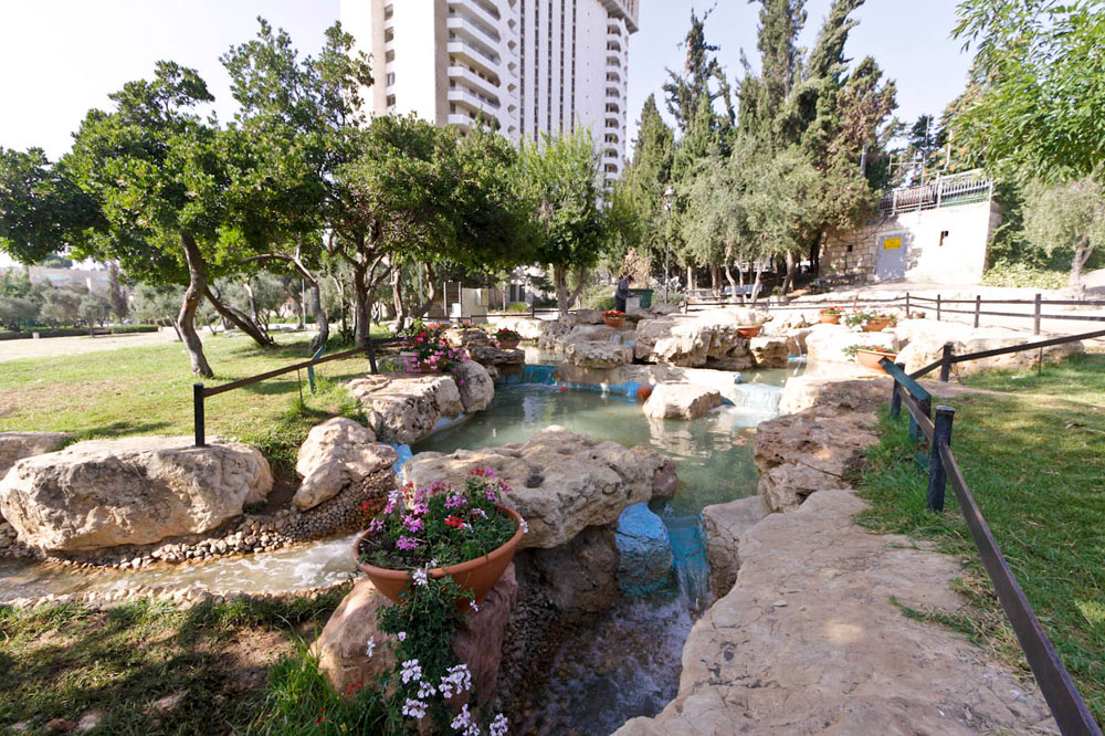 מבנים ירוקים ירושלים מבנים ירוקים בגן העצמאות