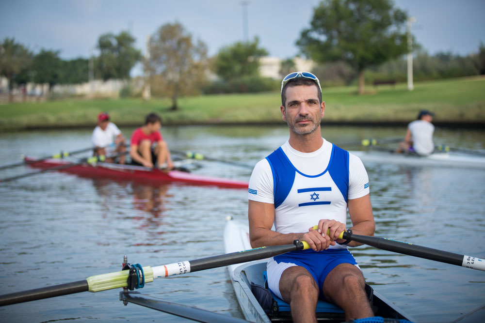 אנשים לאשה ראובן מגנאג'י