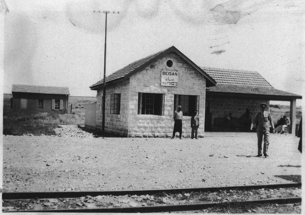 התחנה ההיסטורית בבית שאן. התחנות הישנות לא ישומרו כדי לפעול מחדש בייעודן ההיסטורי. פעילי השימור נאבקים על שימורן כדי שלא יידרסו תחת גלגלי הרכבת החדשה לשימוש הכתבה בלבד רכבת העמק תחנת בית שאן