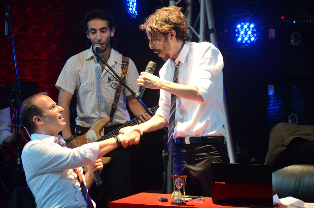 לשימוש מהות החיים נטע דנציגר שכיר אופרת רוק על הבמה ראשונה