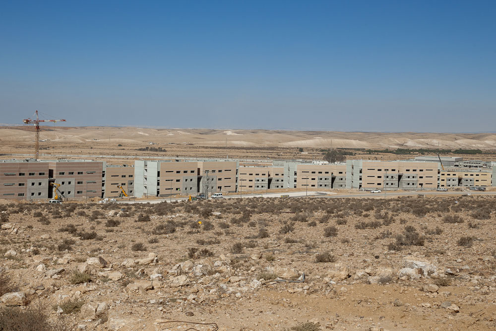 שטח העיר הוא 230 אלף מ עיר הבהדים