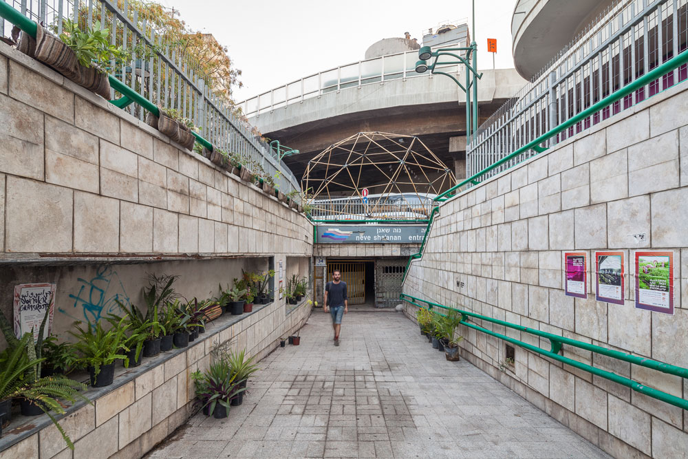 ברמפה הנעולה, שהובילה ממדרחוב נוה שאנן אל מתחת לאדמה, יהיו הופעות מוזיקה ומיצבים של חקלאות עירונית. חיים חדשים לאזור ששמו הנרדף הוא טינופת והפקרות התחנה המרכזית החדשה קולקטיב אניה