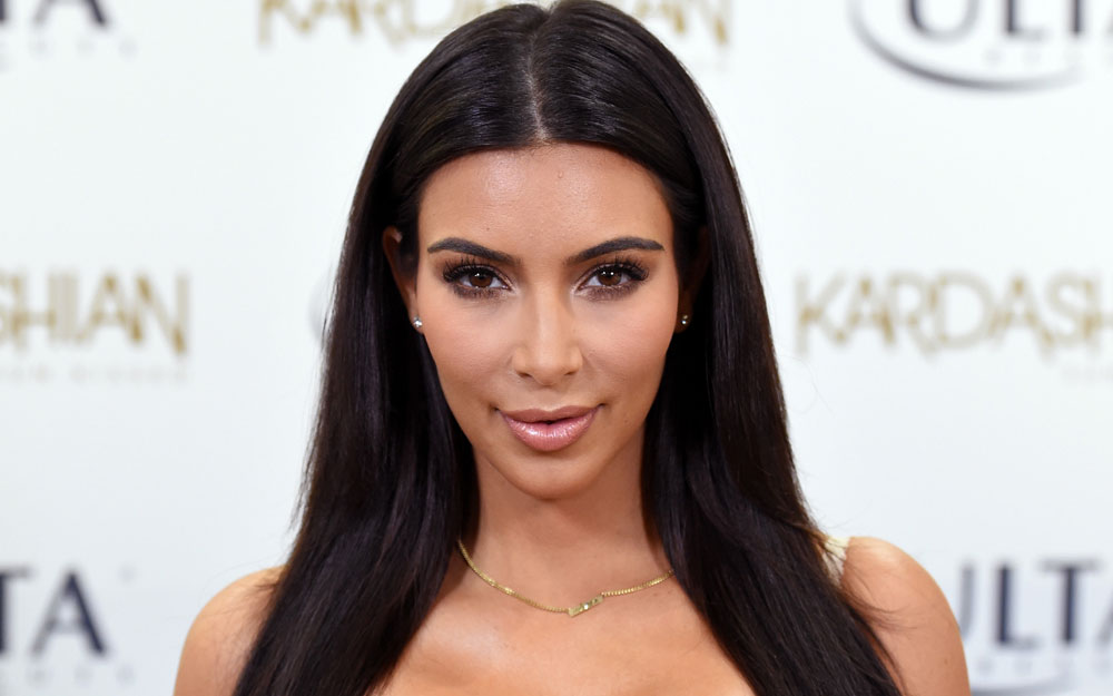 מלכת הצללים. קים קרדשיאן גו סטייל איפור הצללות קים קרדשיאן