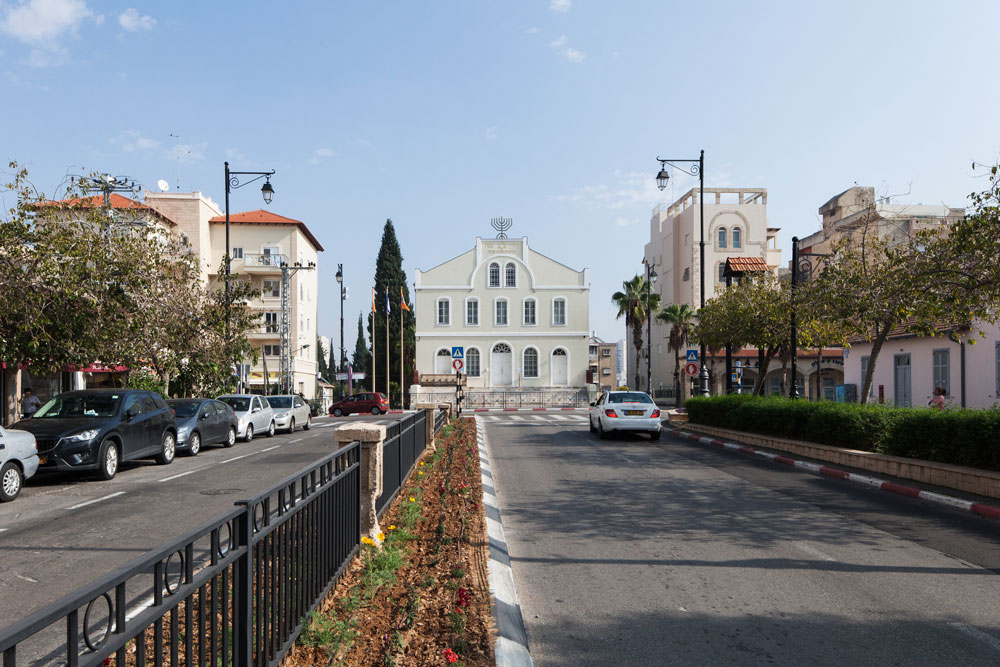 בית הכנסת הוא אחד ממבני הציבור הבולטים שנכללים ברשימת השימור. כשליש ממנה לשימור מחמיר (שום שינוי במבנה), והיתר לשימור רגיל (שכן מאפשר שינויים כמו בתל אביב) שימור ראשון לציון בית כנסת