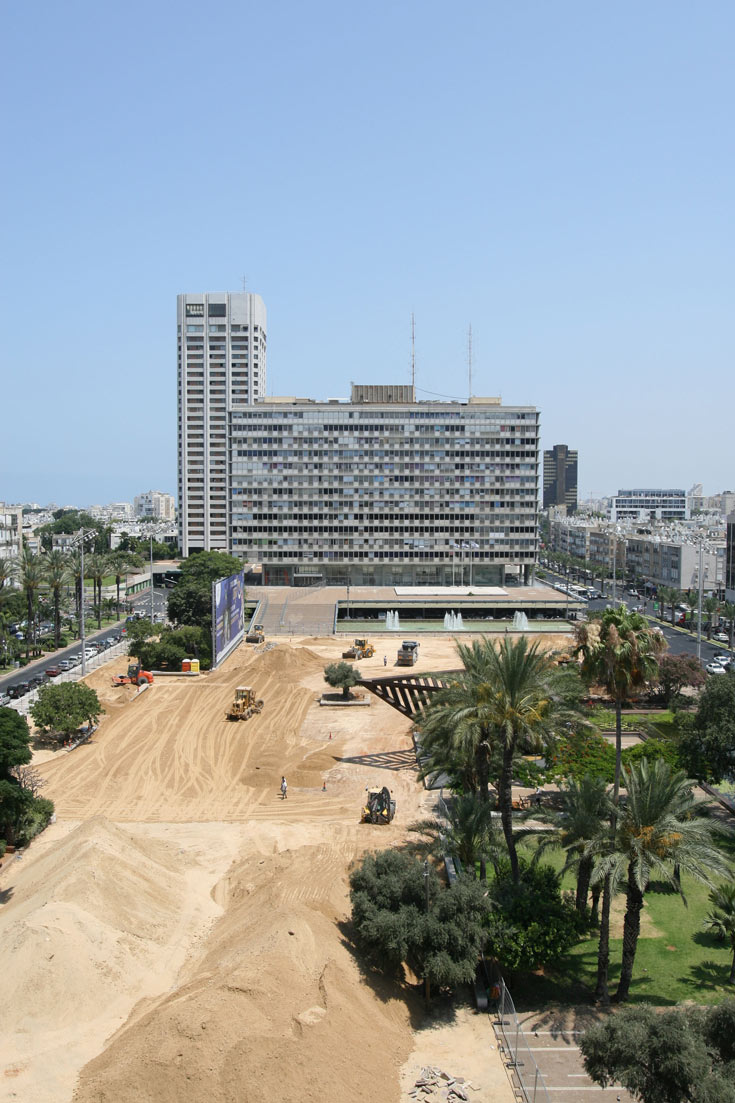 הטנקים והנגמ כיכר רבין חול שיפוצים עיריית תל אביב