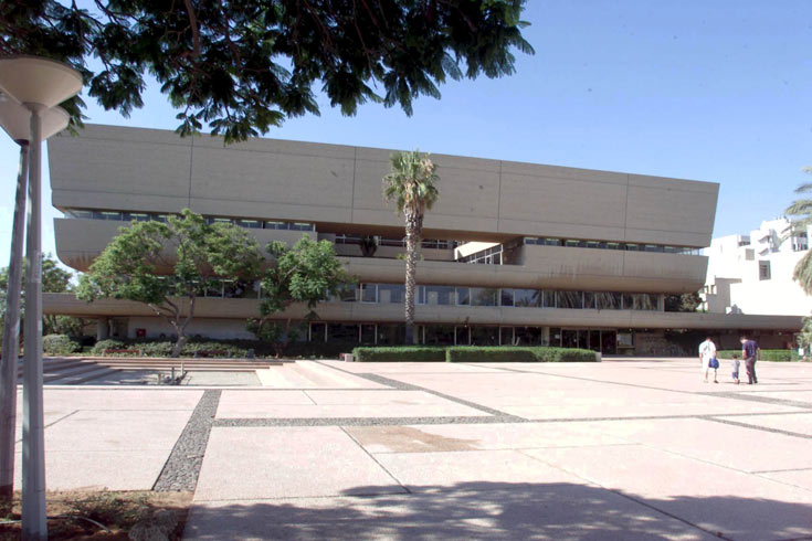 הספרייה המרכזית של אוניברסיטת תל אביב. המבנה הדומיננטי בקמפוס ספריה מרכזית אוניברסיטת תל אביב סוראסקי