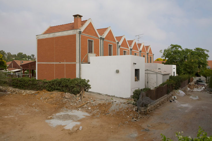 ביאליק שדרות 2009 ארץ מקלט 