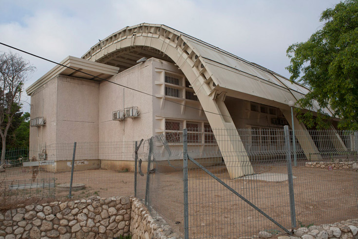 מנחם בגין שדרות 2009 ארץ מקלט 