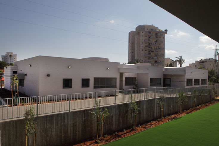 בית הספר ''מורשת נריה'' לא נבנה בשלבים, כמקובל, אלא בבת אחת, אף שהשנה הוא יופעל רק במתכונת חלקית בית ספר מורשת נריה גבעת שמואל